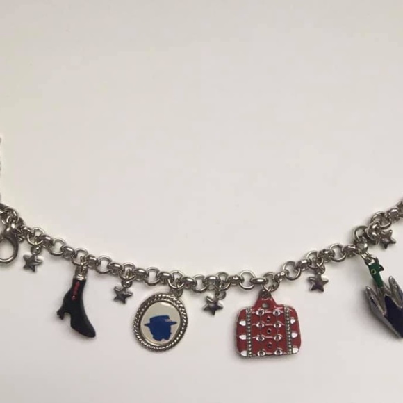 Disney's Mary Poppins Charm Bracelet - Picture 3 of 3